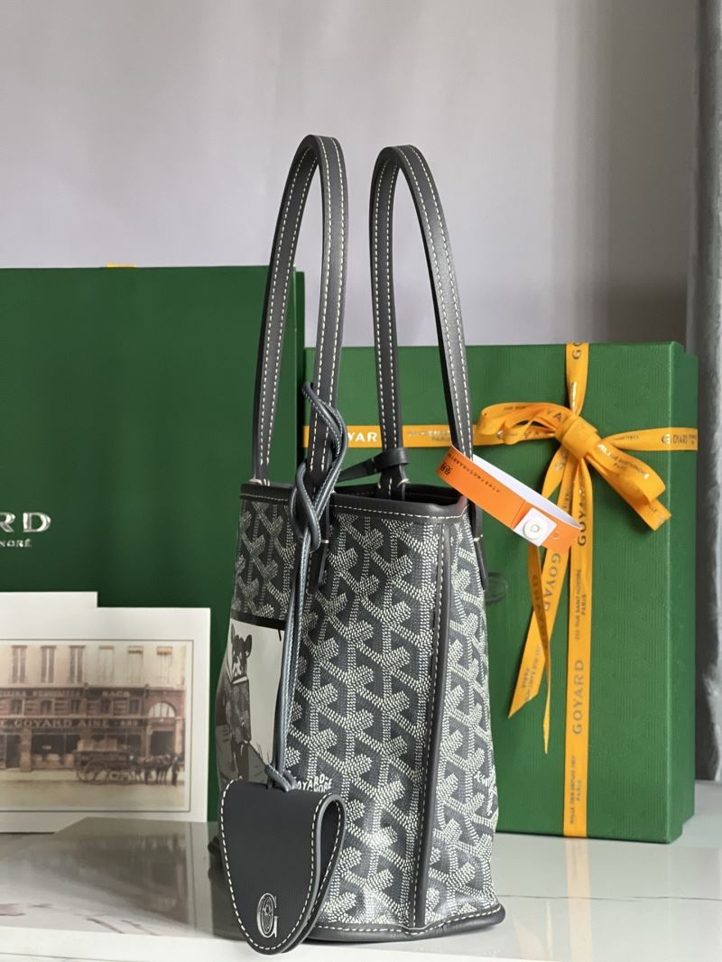 Goyard Shopping Bags